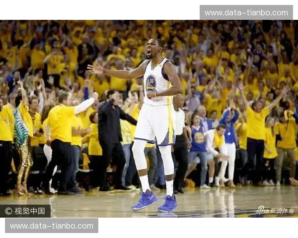 跨越时空的巅峰对决：为何那段“勇士vs骑士录像”至今仍能让你热血沸腾？